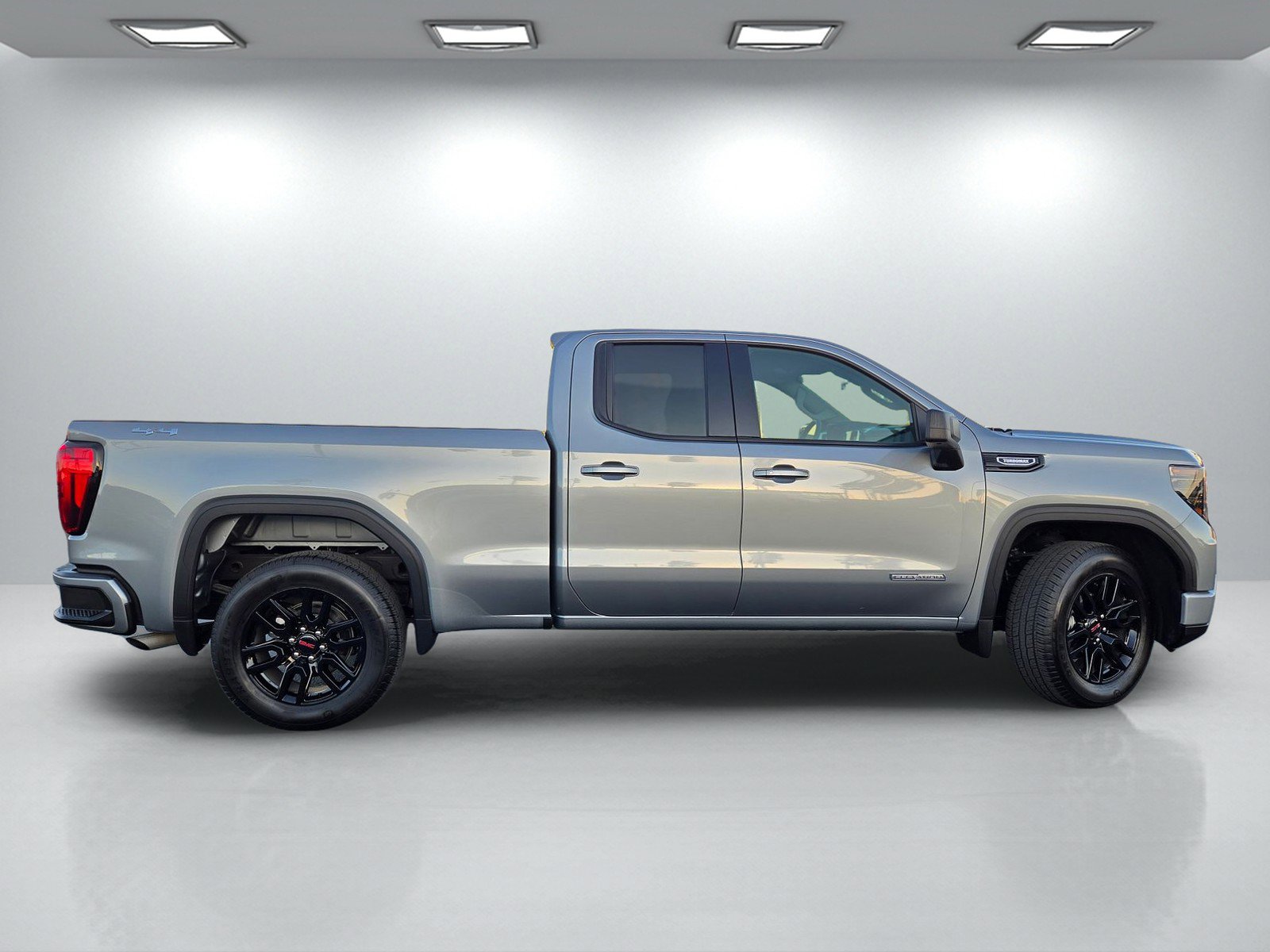 Used 2025 GMC Sierra 1500 Elevation image 3