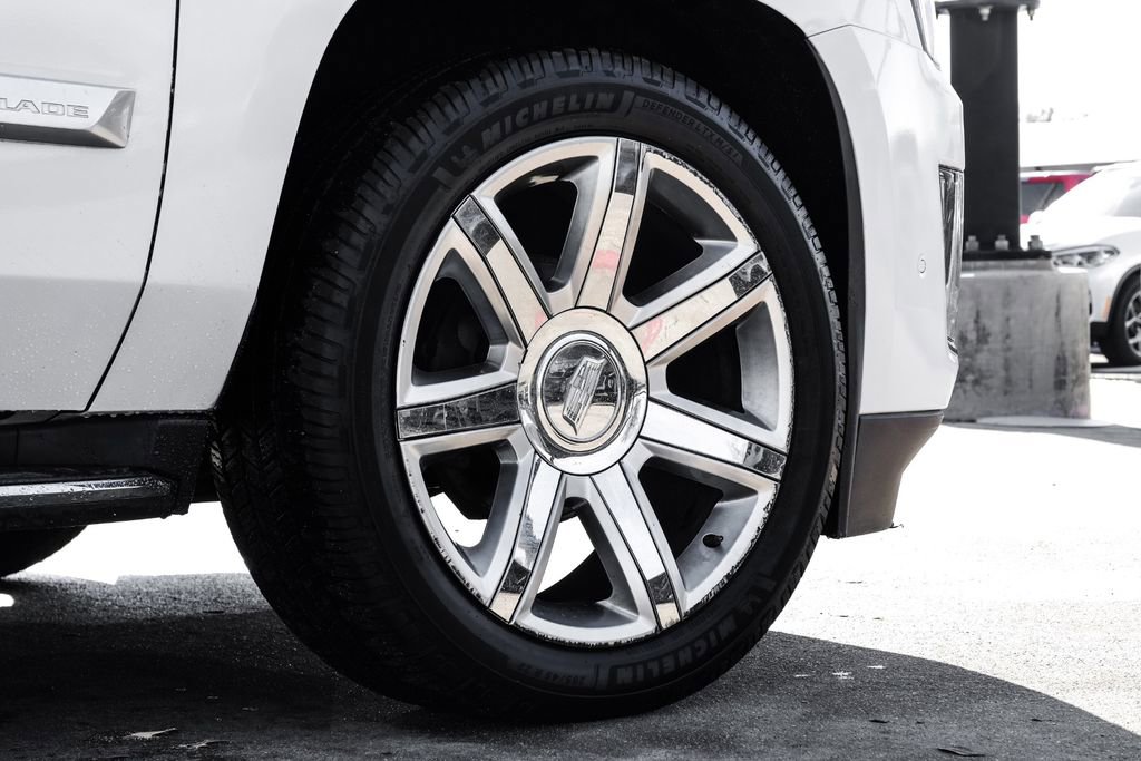 Used 2020 Cadillac Escalade ESV Premium Luxury image 62