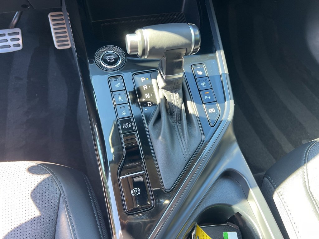 Certified 2023 Kia Niro SX Touring image 17