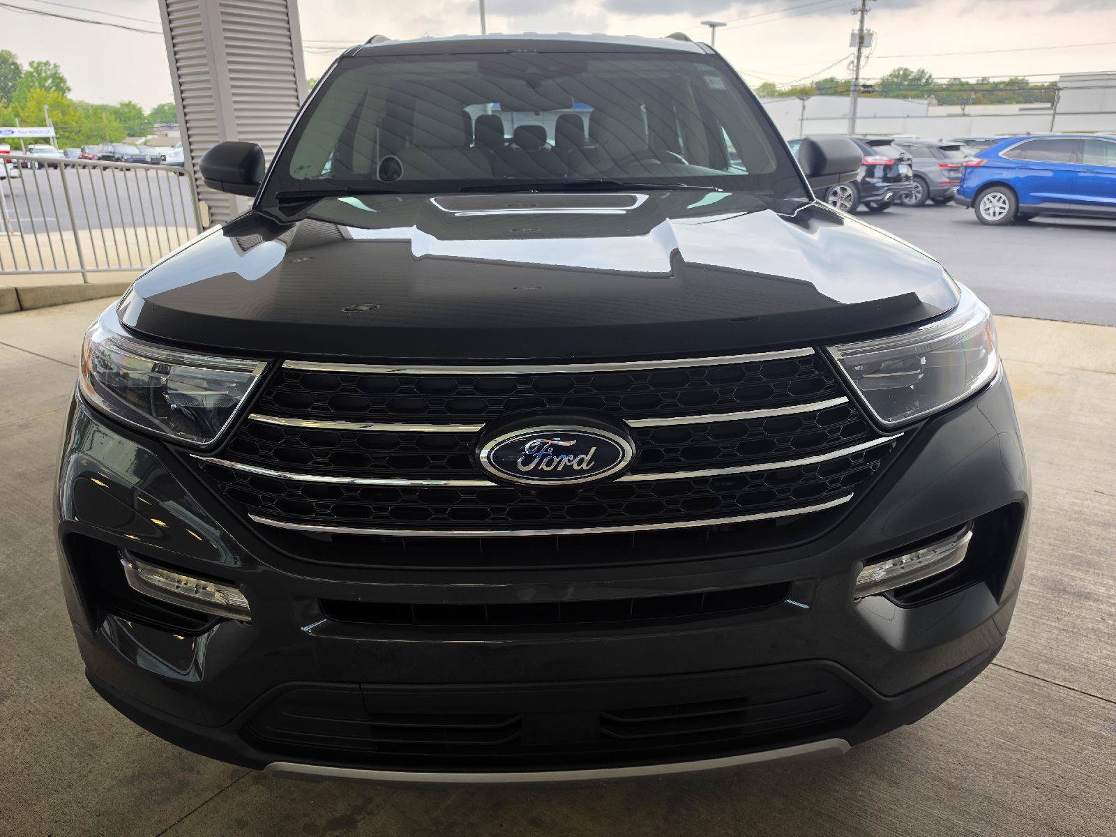 Used 2023 Ford Explorer XLT w/ Equipment Group 202A AWD/4WD image 5