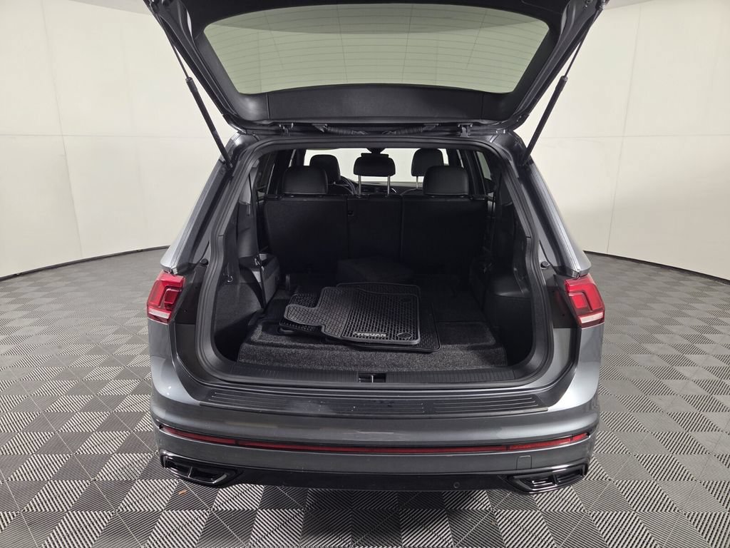 Used 2023 Volkswagen Tiguan SE R-Line FWD image 27