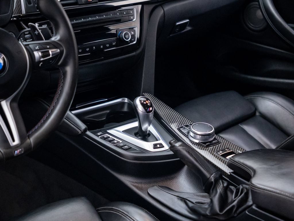 Used 2018 BMW M4 Convertible RWD image 12