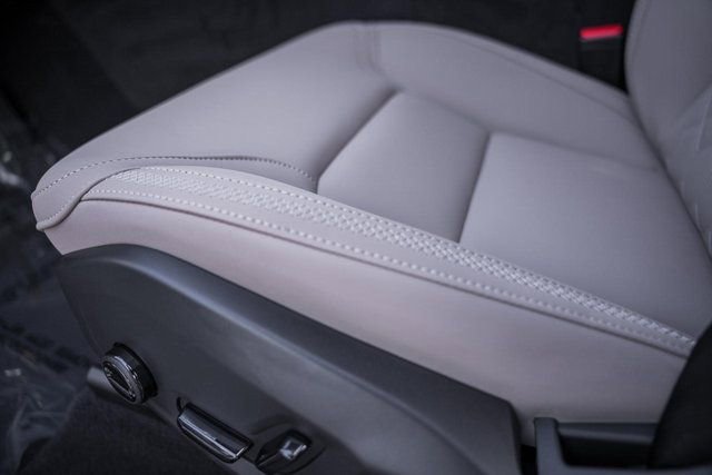New 2026 Volvo XC60 B5 Plus w/ Protection Package Premier image 37