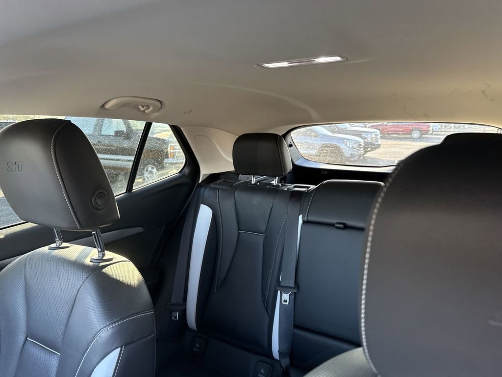 Certified 2025 Buick Envision Sport Touring image 10