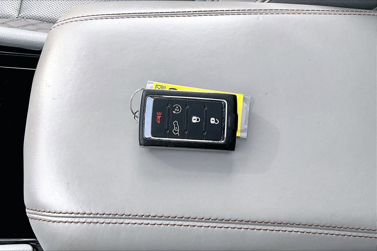 Used 2022 Jeep Grand Cherokee L Summit w/ Advanced Protech Group IV image 12