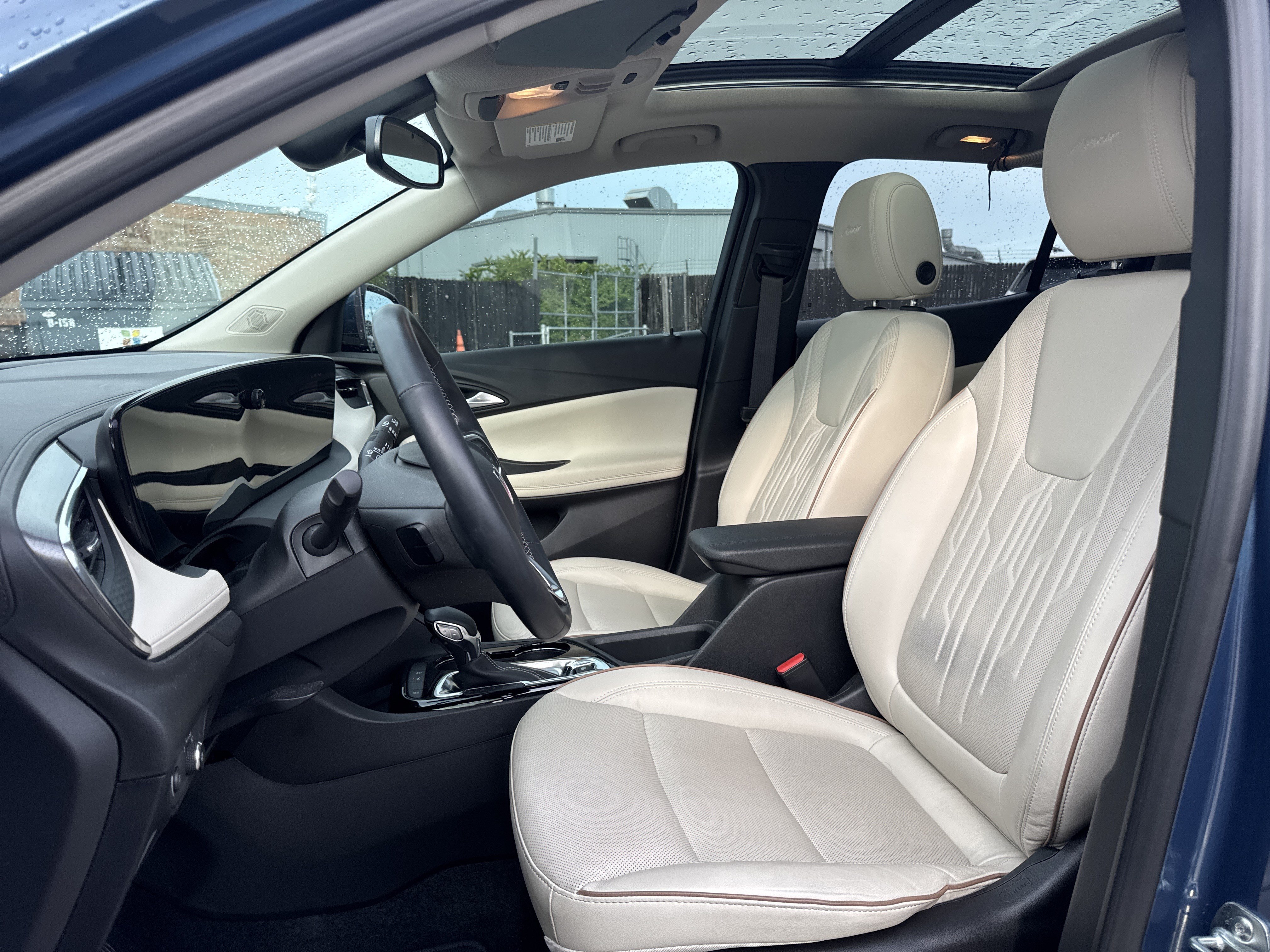 Used 2025 Buick Encore GX Avenir w/ Avenir Convenience Package FWD image 26