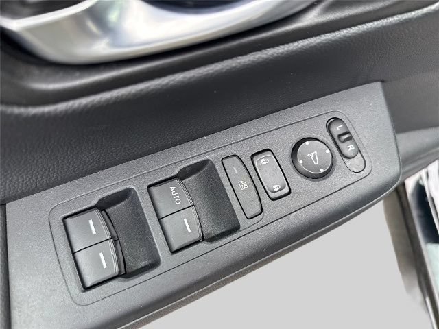 Used 2023 Honda CR-V LX image 7