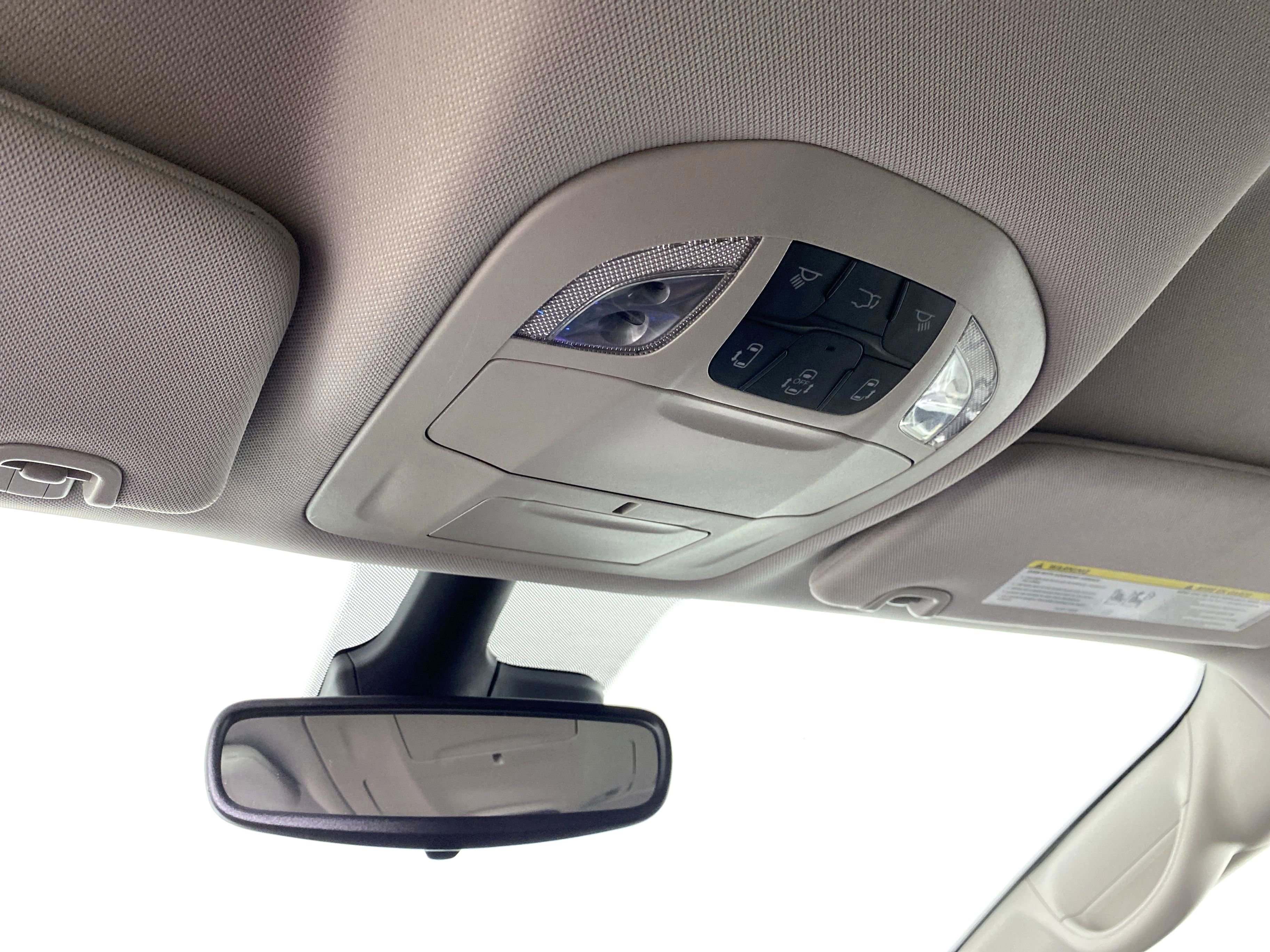 Used 2024 Chrysler Pacifica Touring-L image 26