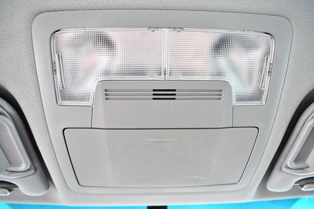 Used 2015 Toyota Camry SE FWD image 32