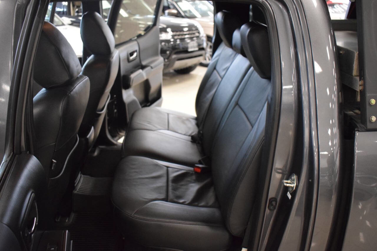 Used 2017 Toyota Tacoma TRD Off-Road image 65