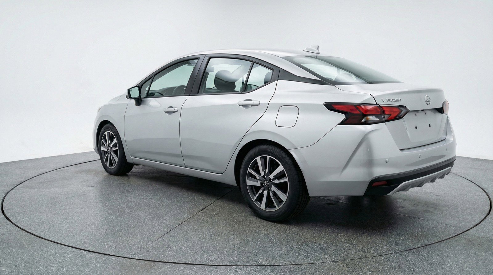 Used 2025 Nissan Versa SV image 6