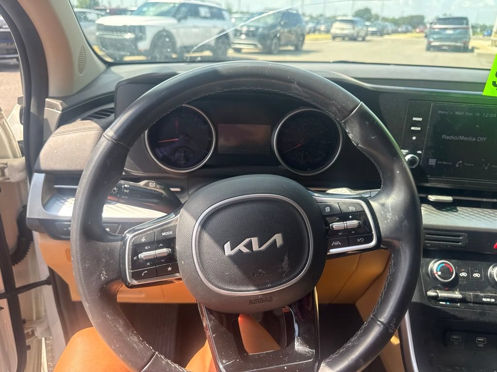 Certified 2024 Kia Carnival LX FWD image 13