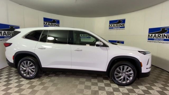 Used 2025 Buick Enclave Preferred AWD/4WD image 3