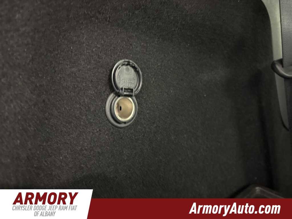 Used 2022 Nissan Pathfinder Platinum w/ Cargo Package image 34