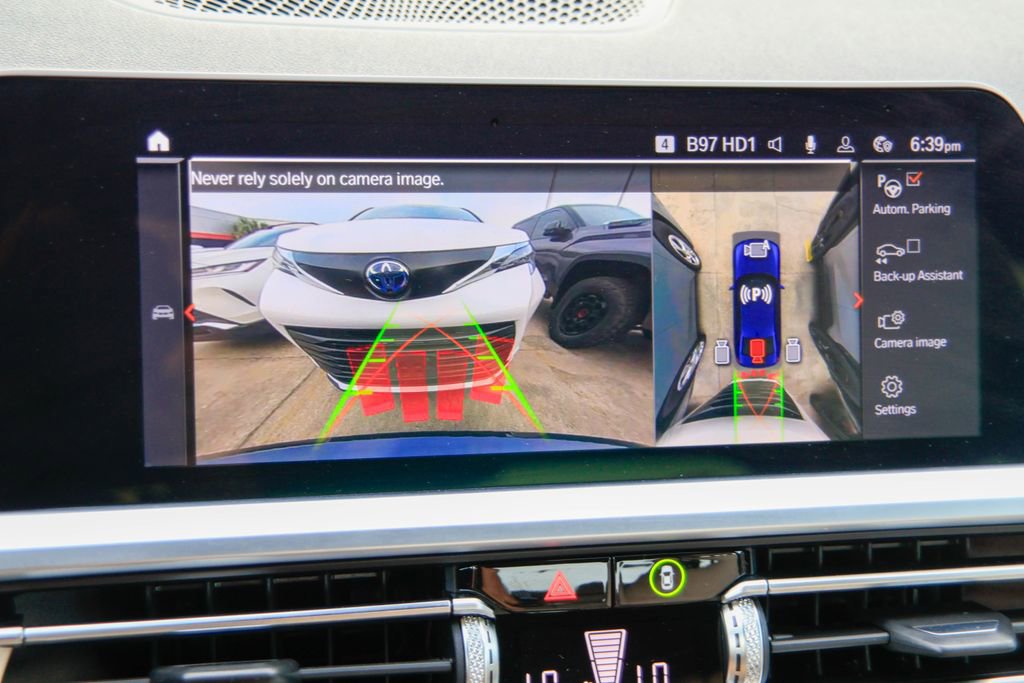 Used 2020 BMW 330i Sedan w/ Premium Package image 4