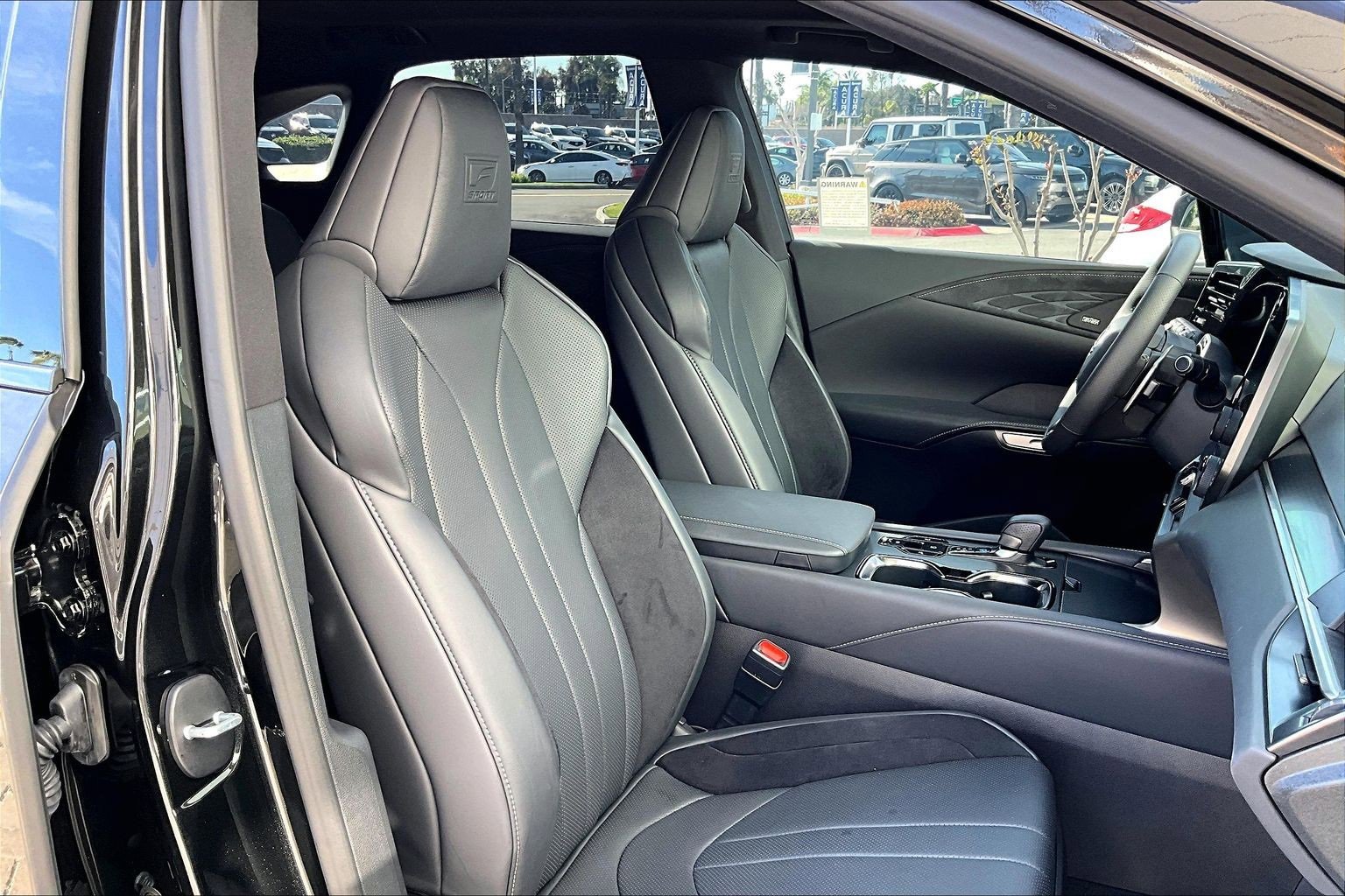 Used 2025 Lexus RX 500h F Sport w/ Convenience Package image 7