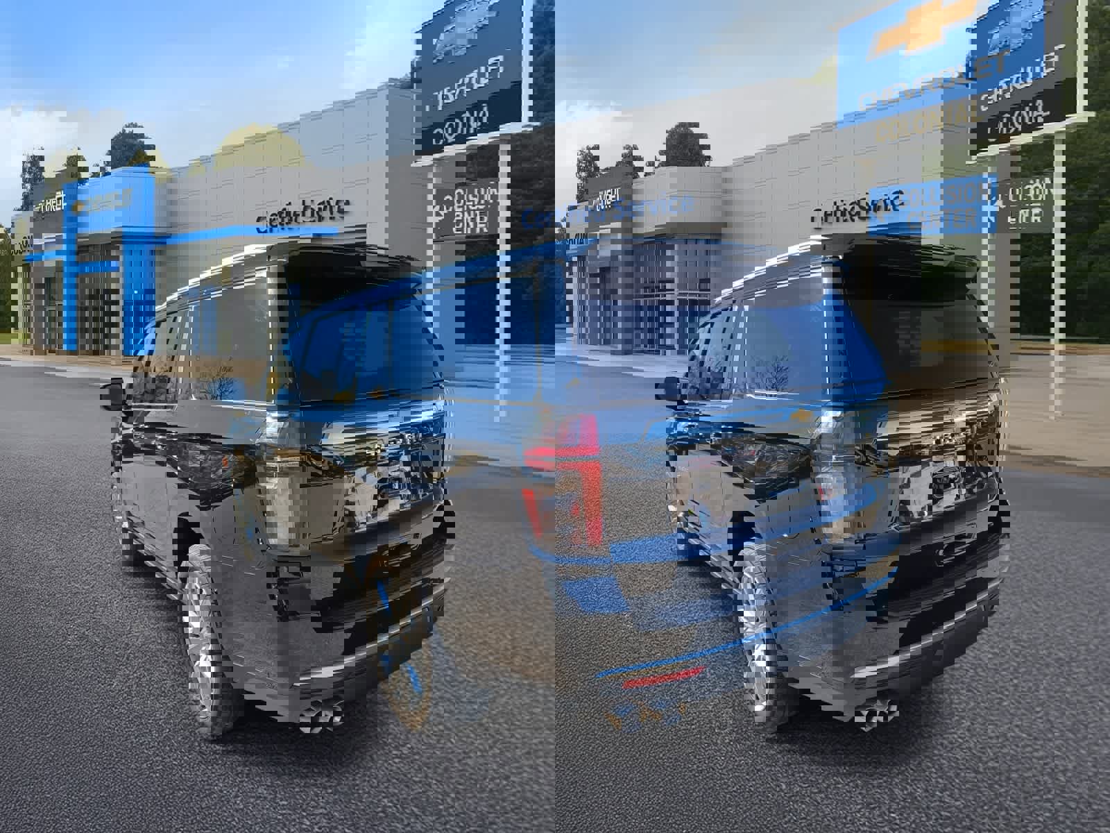 Used 2022 Chevrolet Suburban High Country w/ Max Trailering Package image 5