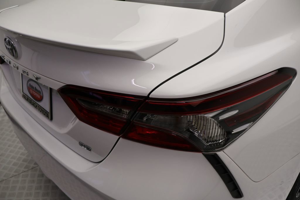 Used 2023 Toyota Camry SE FWD image 9