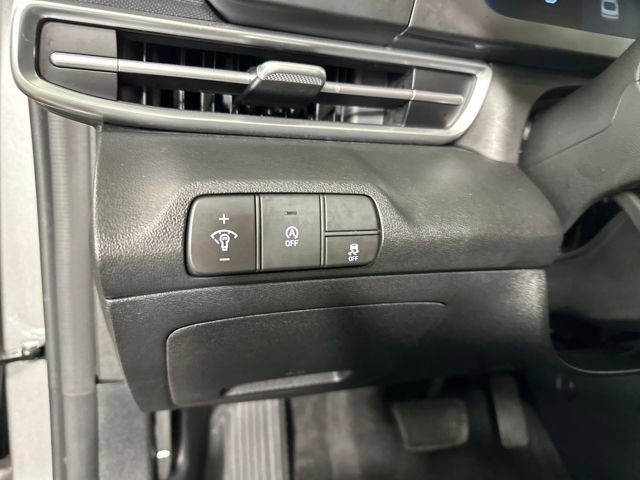 Used 2024 Hyundai Elantra SE image 19