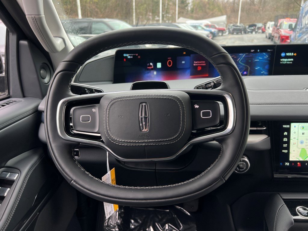 New 2026 Lincoln Navigator Premiere image 16