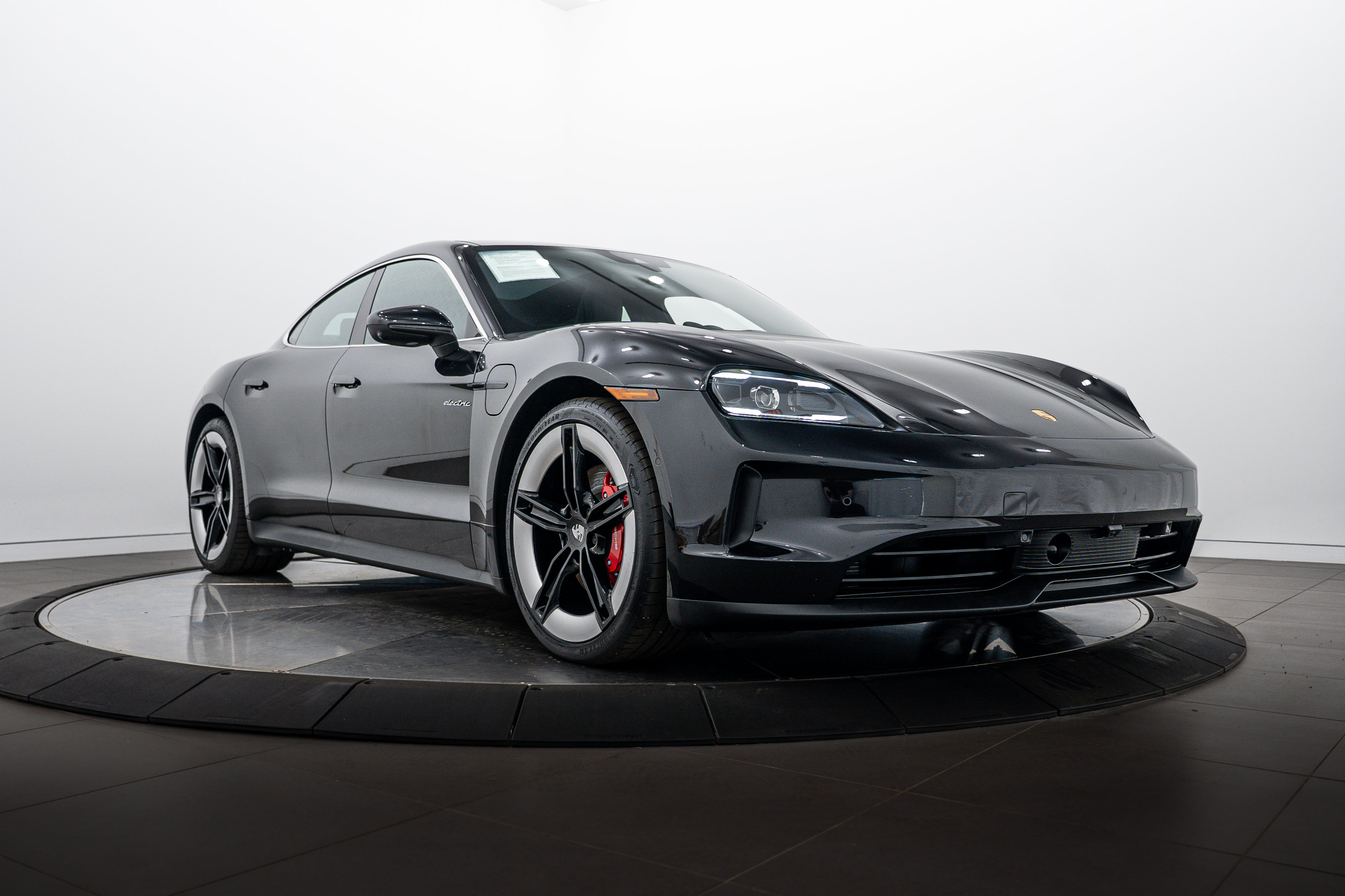 Certified 2025 Porsche Taycan 4S AWD/4WD image 9