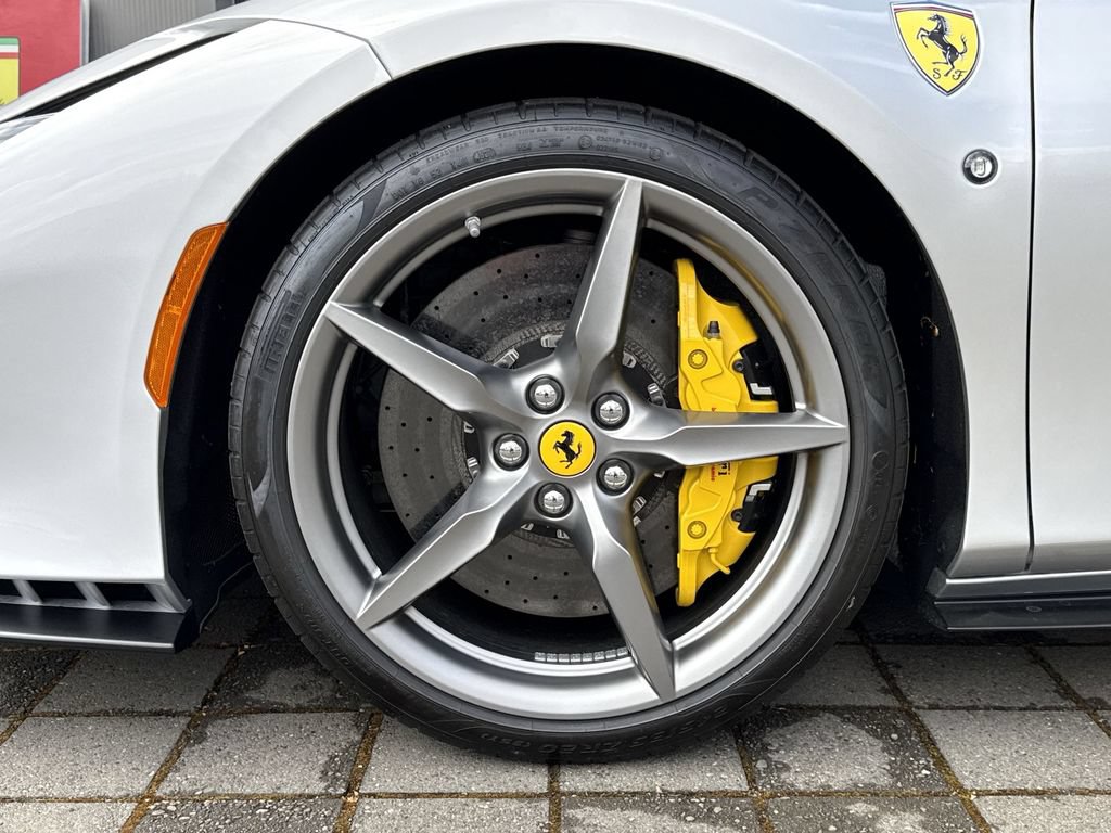 Certified 2022 Ferrari F8 Tributo RWD image 10