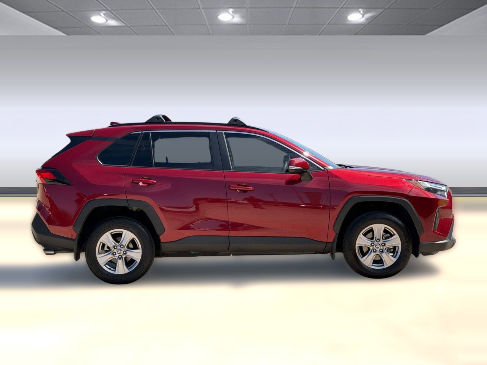 Used 2022 Toyota RAV4 XLE w/ Convenience Package image 8
