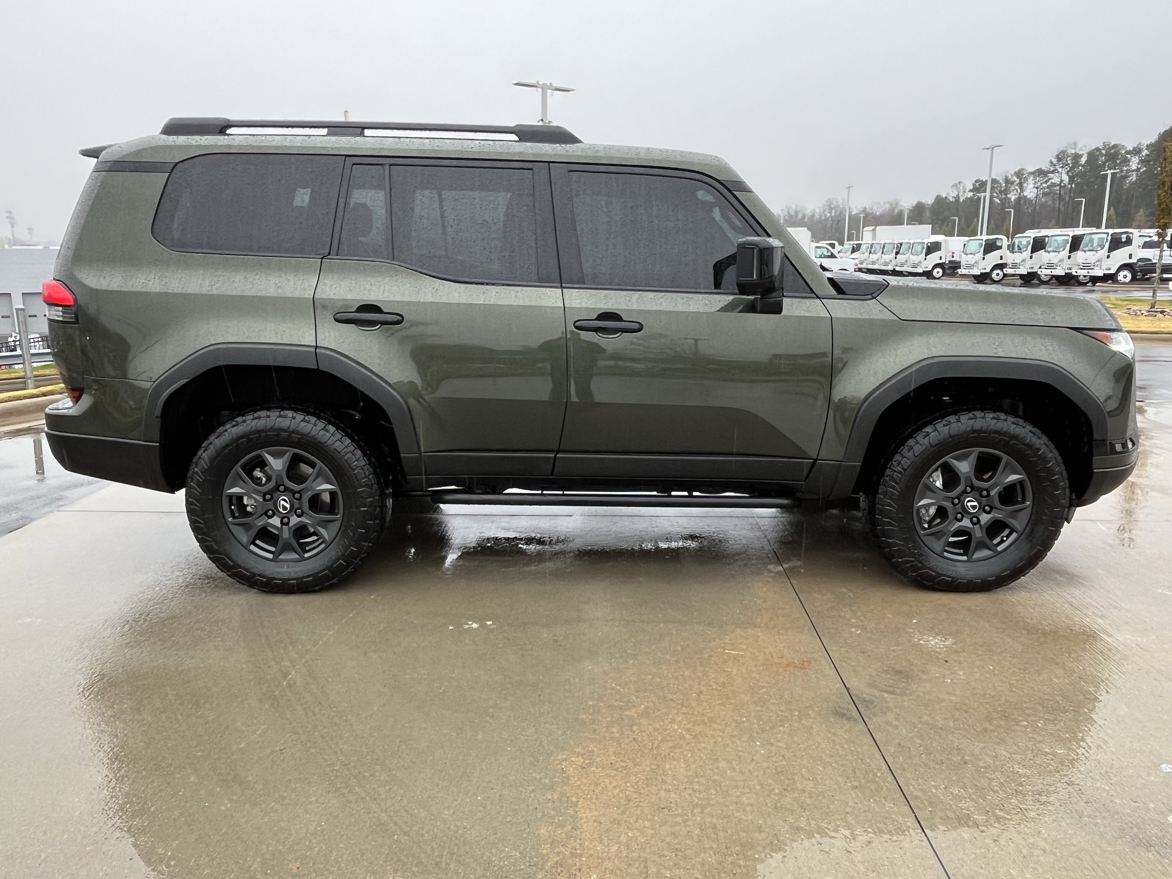 Used 2025 Lexus GX 550 w/ Accessory Package (32) image 6