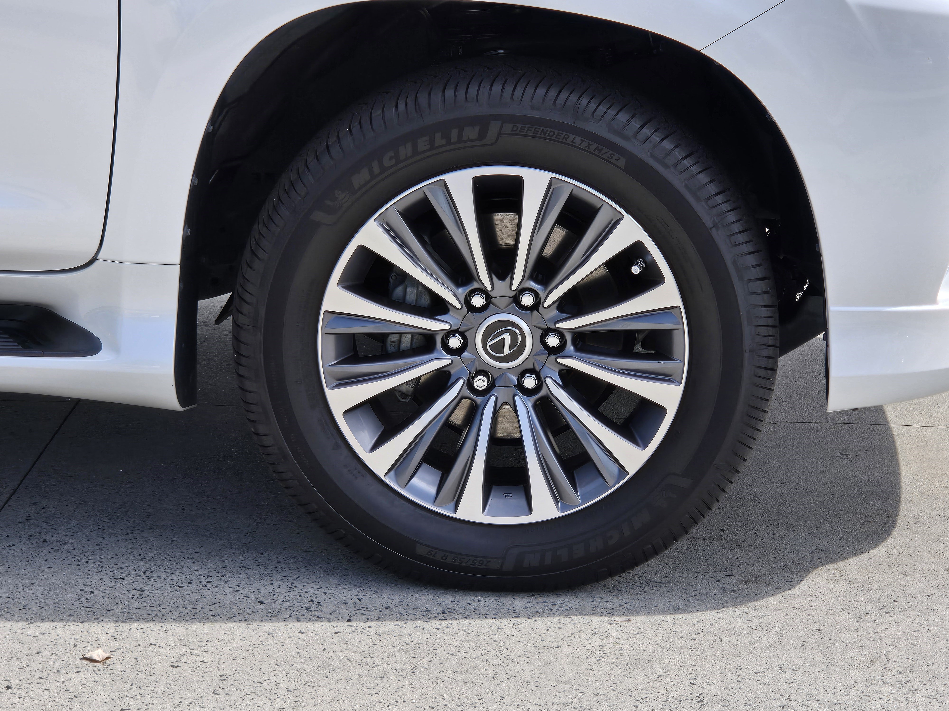 Certified 2023 Lexus GX 460 Luxury w/ Accessory Package AWD/4WD image 11