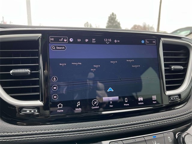 Certified 2022 Chrysler Pacifica Touring-L w/ Uconnect Theater Family Group image 19