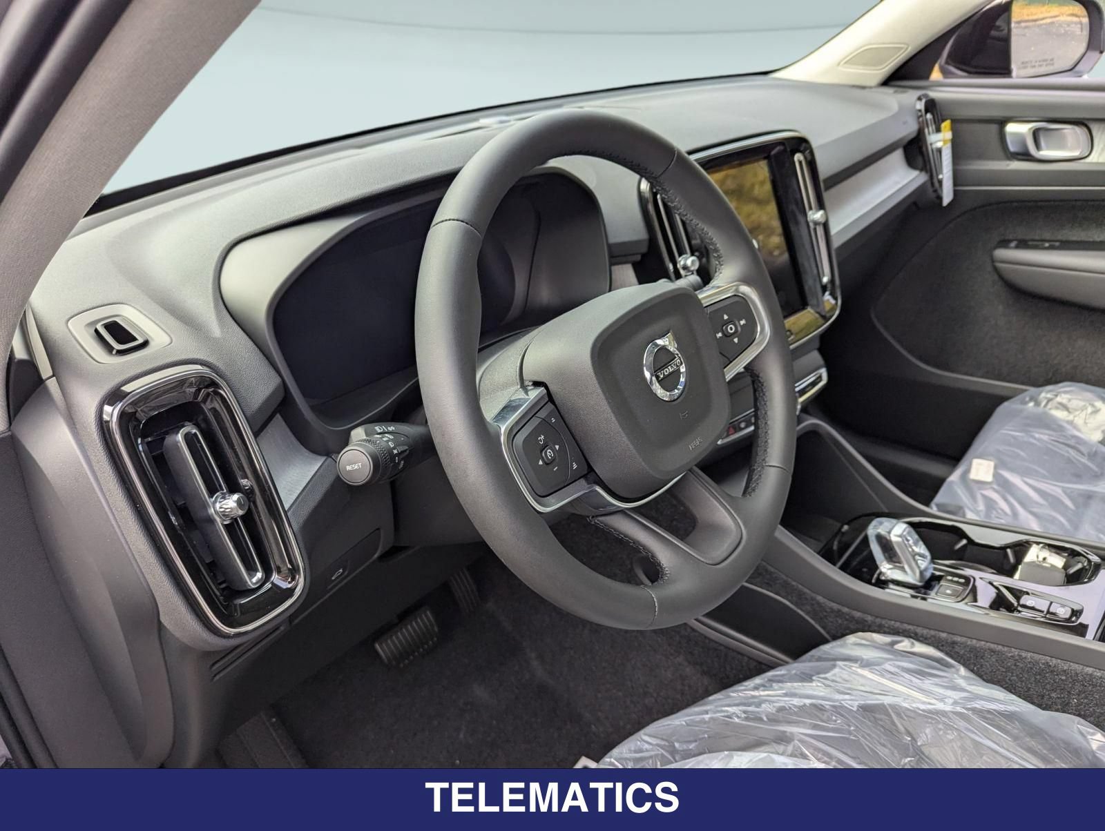 New 2026 Volvo XC40 B5 Plus w/ Protection Package Premier AWD/4WD image 8