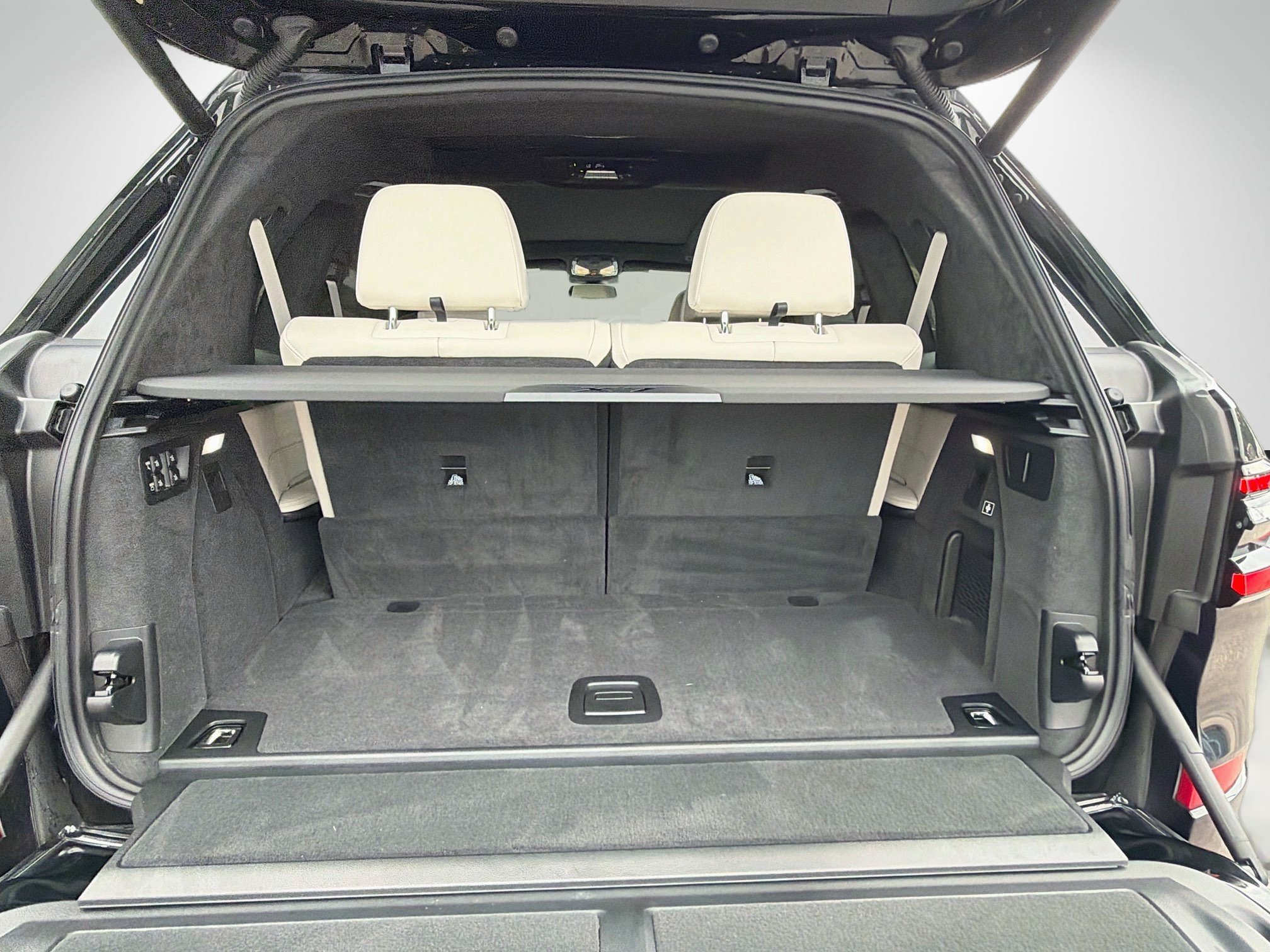Used 2026 BMW X7 M60i AWD/4WD image 13