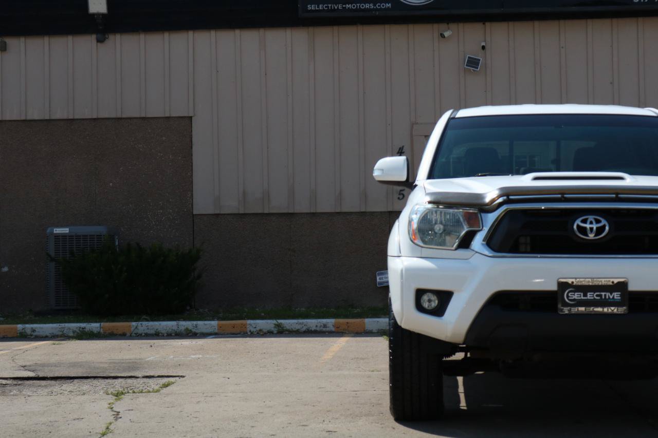 Used 2014 Toyota Tacoma 4x4 Double Cab w/ TRD Sport Package image 5