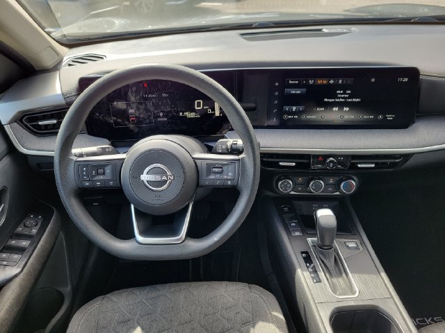 Certified 2025 Nissan Kicks SV FWD image 15