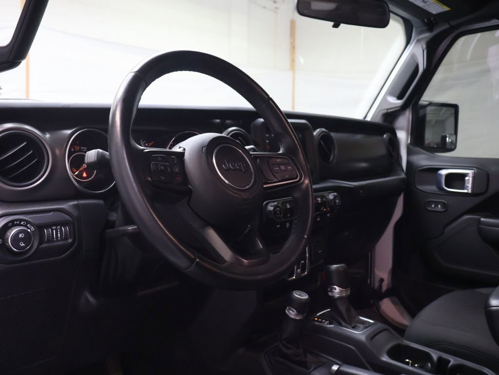 Used 2022 Jeep Gladiator Sport AWD/4WD image 17