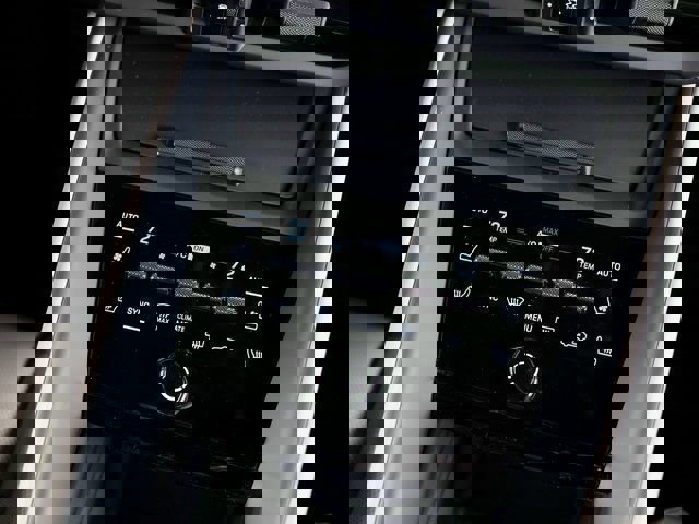 New 2026 Porsche Macan 4 Electric image 16