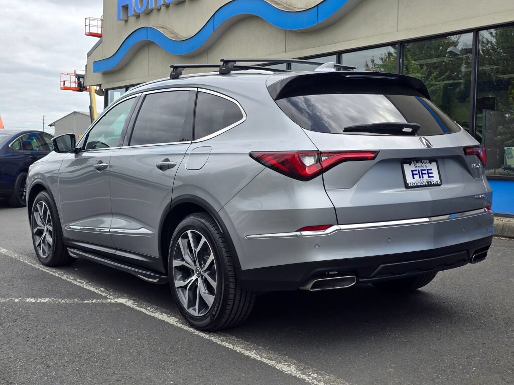 Used 2023 Acura MDX w/ Technology Package AWD/4WD image 3