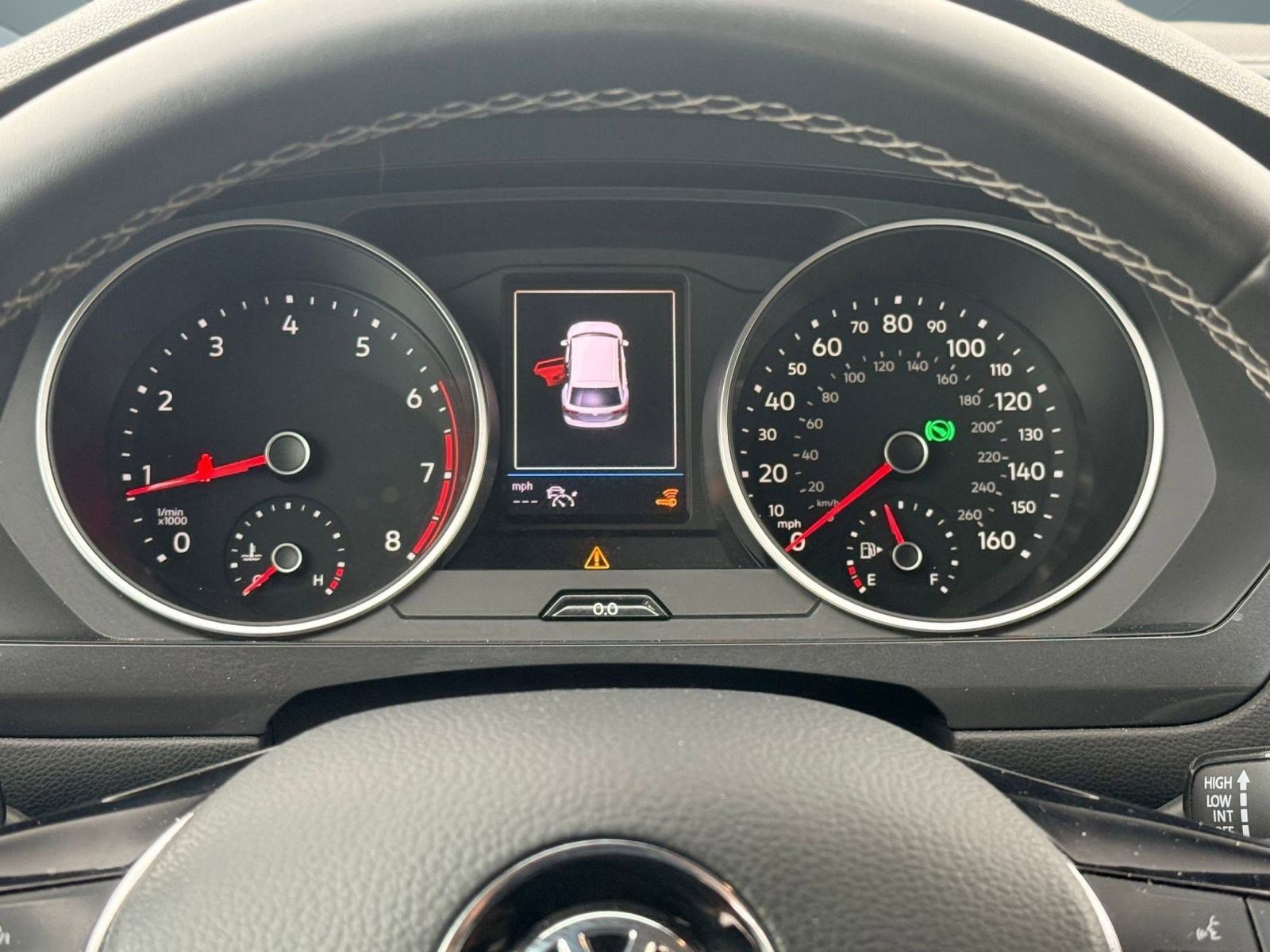 Used 2021 Volkswagen Tiguan SE image 17