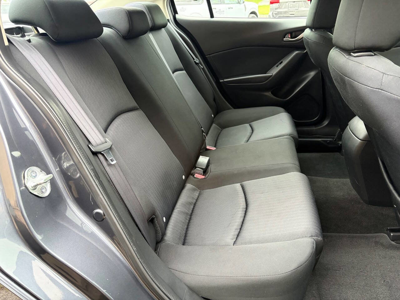 Used 2015 MAZDA MAZDA3 i SV image 11