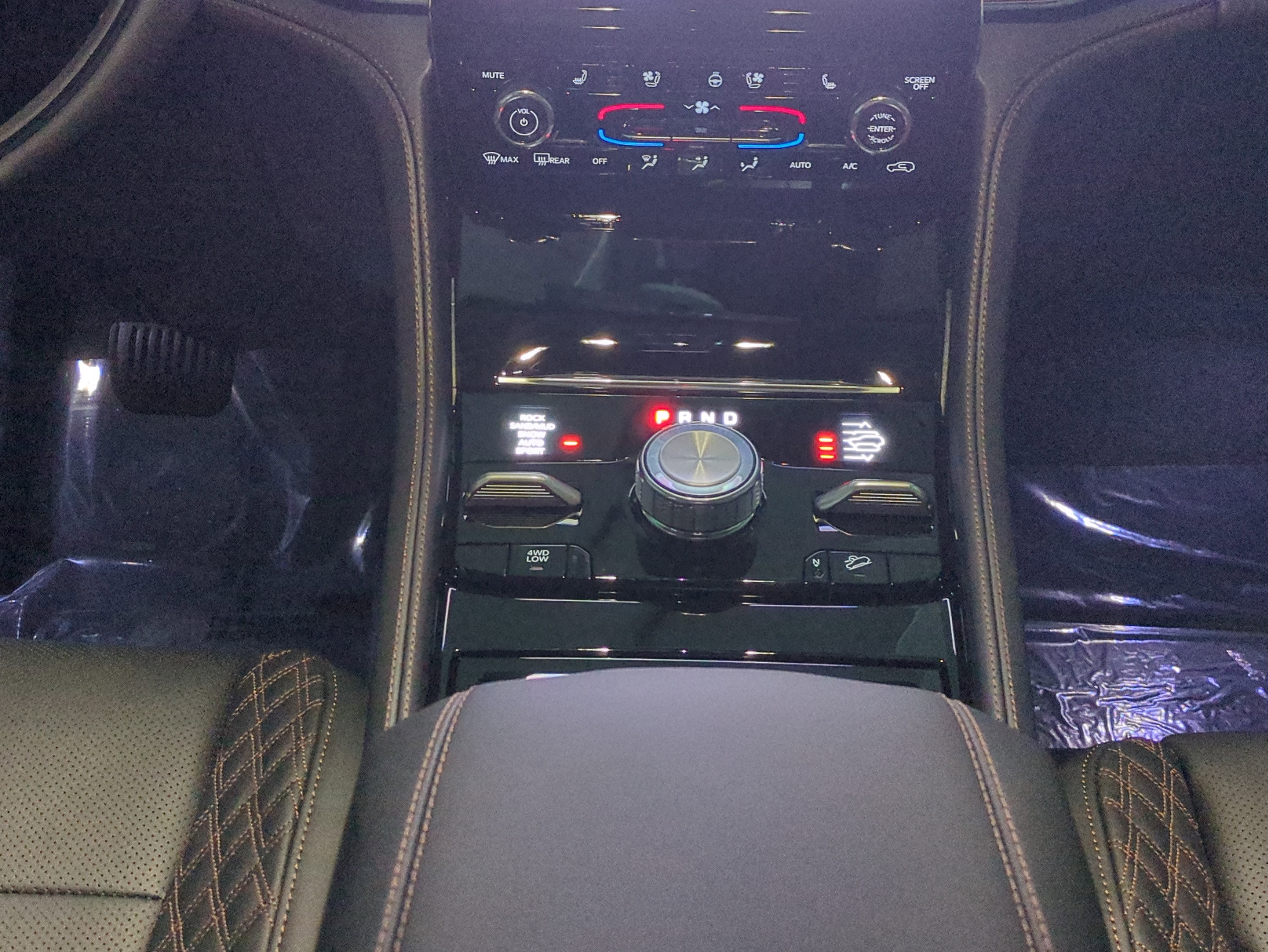 New 2025 Jeep Grand Cherokee Summit image 20