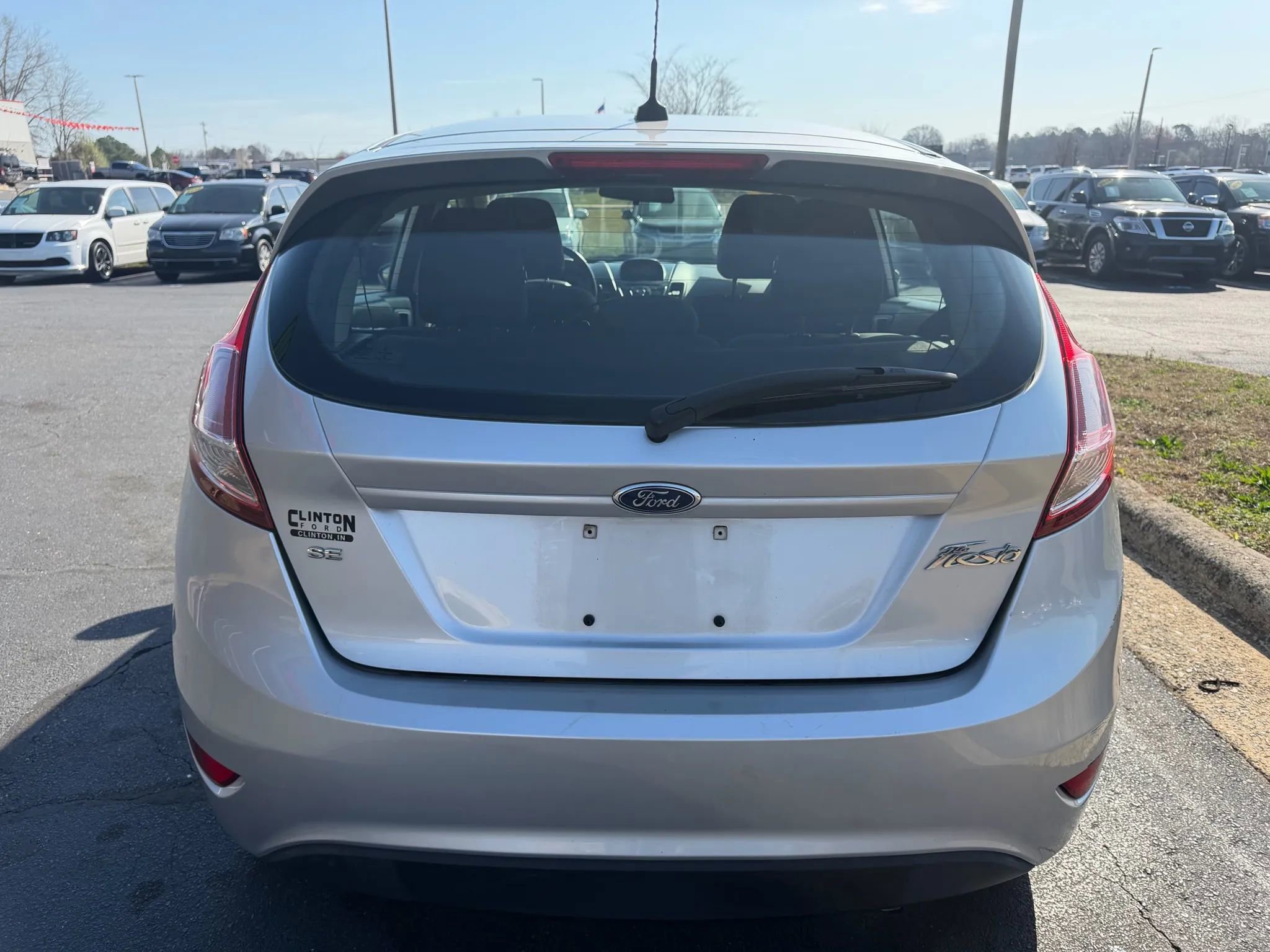 Used 2015 Ford Fiesta SE w/ Comfort Package FWD image 6