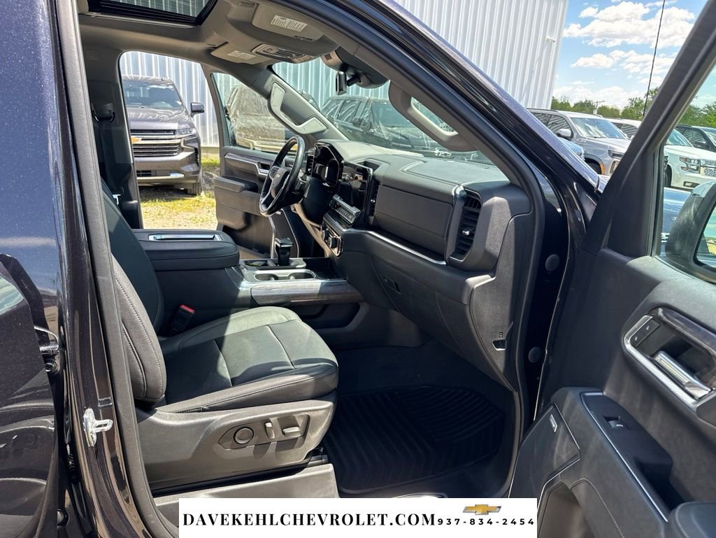 Used 2022 Chevrolet Silverado 1500 LTZ w/ LTZ Premium Package AWD/4WD image 29