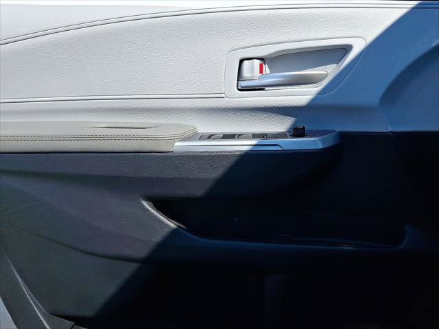 Certified 2025 Toyota Sienna XLE FWD image 11