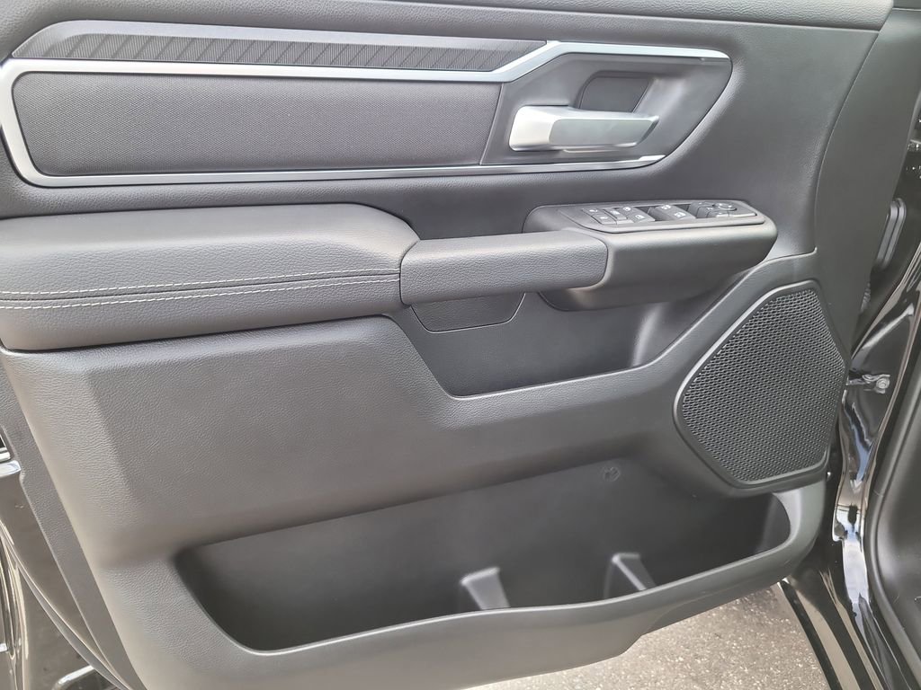 New 2026 RAM 1500 4x4 Crew Cab image 14