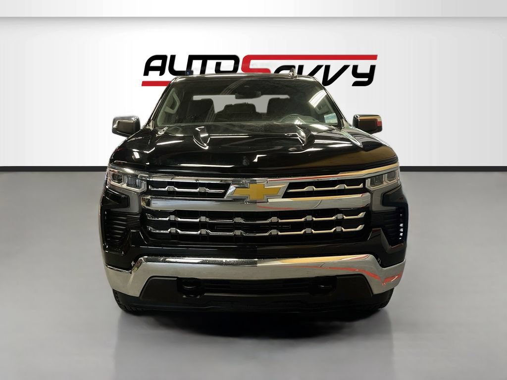 Used 2025 Chevrolet Silverado 1500 LT AWD/4WD image 2