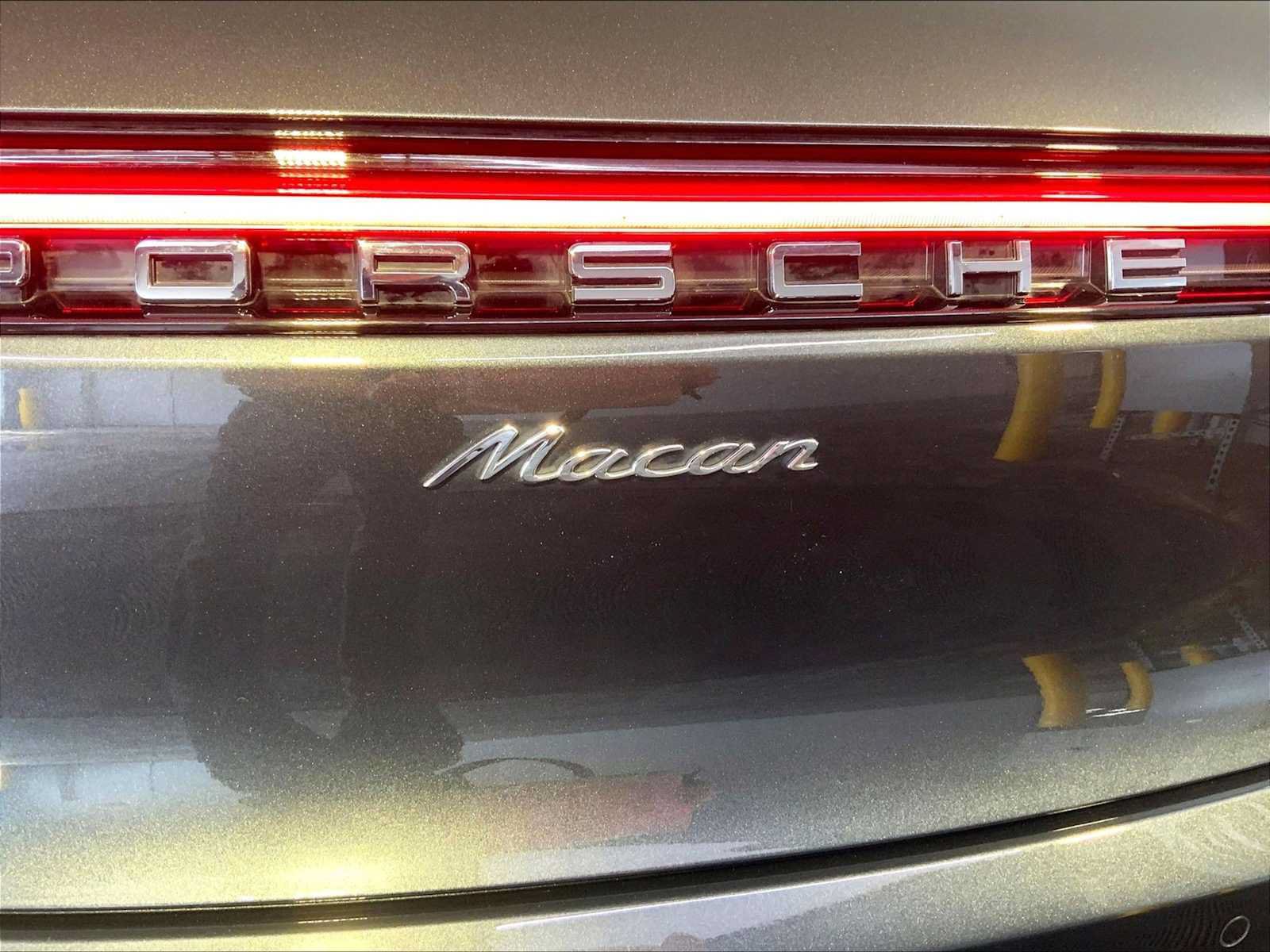 Certified 2026 Porsche Macan AWD/4WD image 35