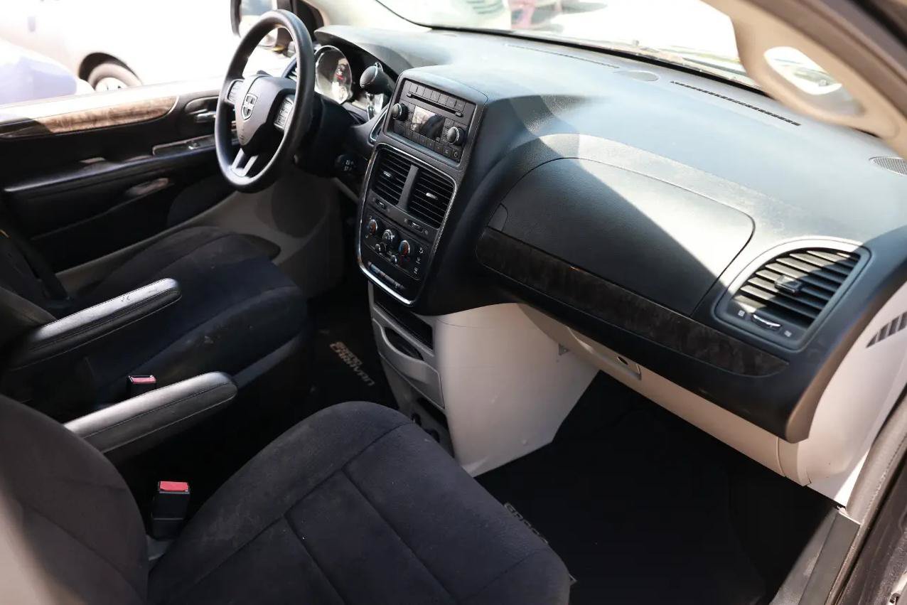 Used 2011 Dodge Grand Caravan Express FWD image 14