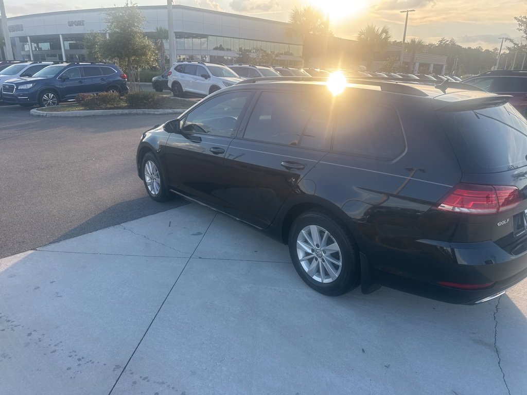 Used 2018 Volkswagen Golf S image 7
