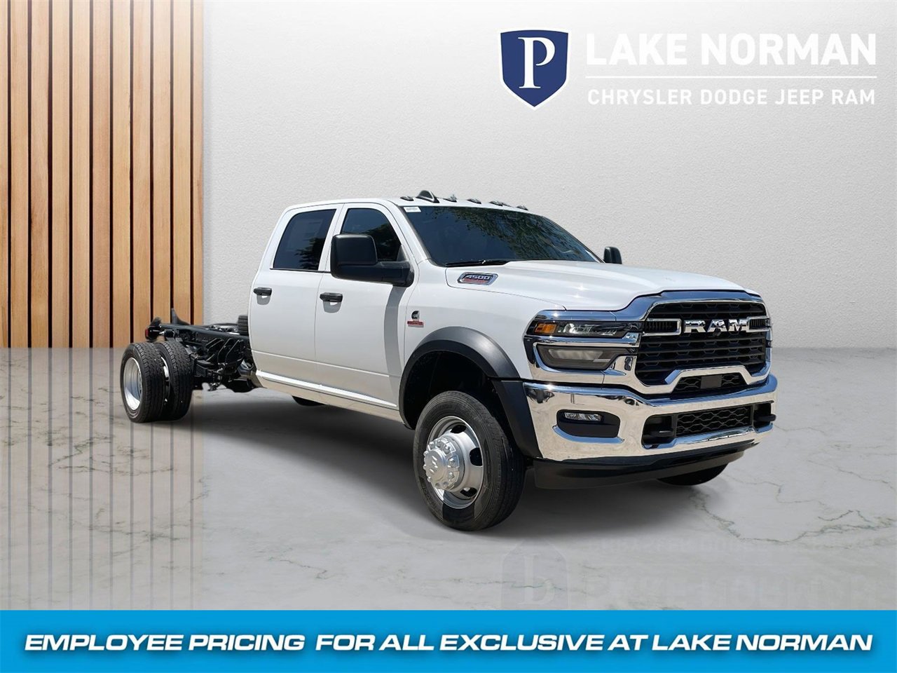 New 2025 RAM 4500 Tradesman w/ Chrome Appearance Group