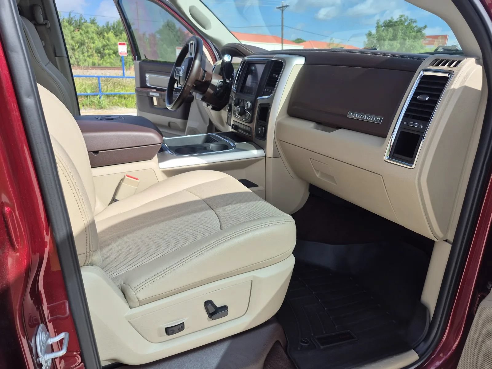 Used 2018 RAM 2500 Laramie AWD/4WD image 21